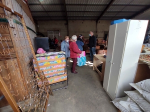 Monistrol-sur-Loire : la braderie des Amis du Grand Toukou bat son plein