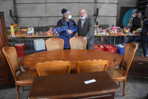 Monistrol-sur-Loire : la braderie des Amis du Grand Toukou bat son plein