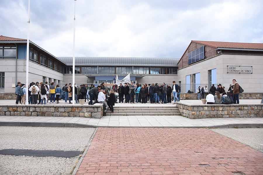 Lycée Léonard De Vinci Monistrol Sur Loire Monistrol-sur-Loire : une grève bien suivie au lycée Léonard-de-Vinci