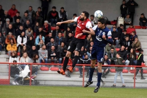 Mathieu Jimenez, à la lutte avec Jonathan Pessemesse, a inscrit les deux premiers buts