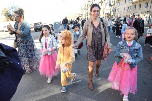 Bas-en-Basset : le Carnaval des enfants baigné par le soleil