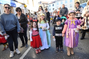 Bas-en-Basset : le Carnaval des enfants baigné par le soleil