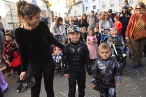 Bas-en-Basset : le Carnaval des enfants baigné par le soleil