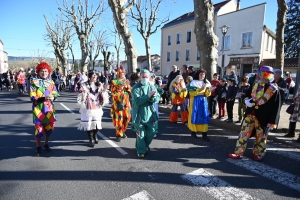 Bas-en-Basset : le Carnaval des enfants baigné par le soleil