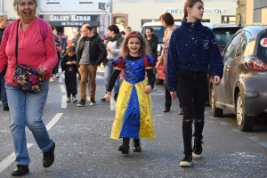 Bas-en-Basset : le Carnaval des enfants baigné par le soleil