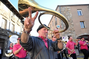 Bas-en-Basset : le Carnaval des enfants baigné par le soleil