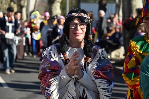 Bas-en-Basset : le Carnaval des enfants baigné par le soleil