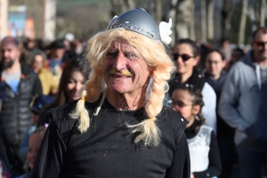 Bas-en-Basset : le Carnaval des enfants baigné par le soleil