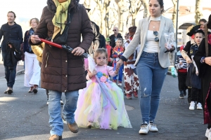 Bas-en-Basset : le Carnaval des enfants baigné par le soleil