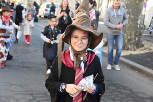 Bas-en-Basset : le Carnaval des enfants baigné par le soleil