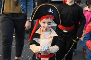 Bas-en-Basset : le Carnaval des enfants baigné par le soleil