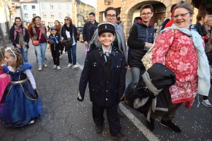 Bas-en-Basset : le Carnaval des enfants baigné par le soleil