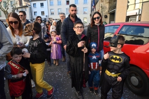 Bas-en-Basset : le Carnaval des enfants baigné par le soleil