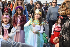 Bas-en-Basset : le Carnaval des enfants baigné par le soleil