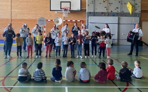 Grazac : les musiciens de l&#039;Audacieuse interviennent au centre de loisirs