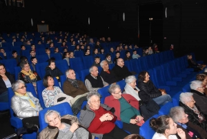 Sainte-Sigolène : un mixage des publics sur scène et dans la salle