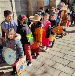 Raucoules : un carnaval dépaysant pour les  écoliers