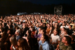 Sainte-Sigolène : environ 2 500 festivaliers pour la première soirée des Brumes