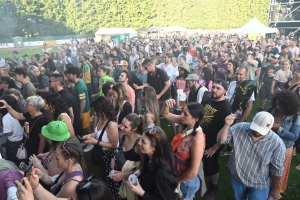 Sainte-Sigolène : environ 2 500 festivaliers pour la première soirée des Brumes