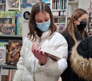 Monistrol-sur-Loire : les jeunes de 4e du collège privé ont choisi leurs livres à la librairie