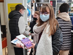 Monistrol-sur-Loire : les jeunes de 4e du collège privé ont choisi leurs livres à la librairie