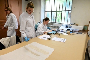 Retournac : huit étudiantes au coeur des collections du Musée des manufactures de dentelles