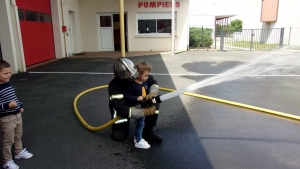 Des écoliers de Saint-Maurice-de-Lignon en visite à la caserne