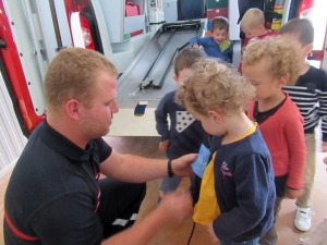 Des écoliers de Saint-Maurice-de-Lignon en visite à la caserne