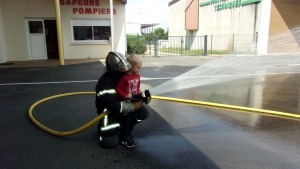 Des écoliers de Saint-Maurice-de-Lignon en visite à la caserne