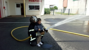 Des écoliers de Saint-Maurice-de-Lignon en visite à la caserne