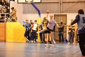 Handball, N3 : l&#039;entente Sucs et Velay craque en fin de match