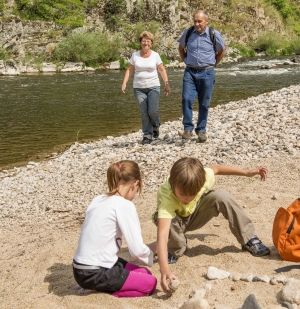 Balade dans les gorges de la Loire près de Confolent. Crédit DR