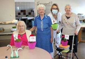 Hôpital d&#039;Yssingeaux : une plante fleurie pour les mamans