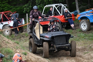 Un gros plateau de 4x4 au trial de Bas-en-Basset (vidéo)