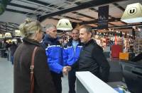 Jeudi en fin de journée, Christine Hacques sous-préfète et la gendarmerie sont allées à la rencontre des commerçants dans la zone commerciale de Villeneuve à Yssingeaux.