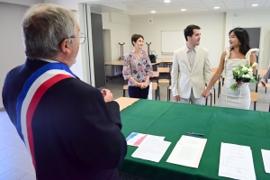 Mariage : Robin et Qingyang à Saint-Maurice-de-Lignon