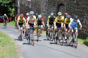 Cyclisme : le fabuleux cavalier seul d’Axel Bruget à Cayres