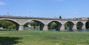 Retournac : les bords de Loire, le château d&#039;Artias, le stade interdits