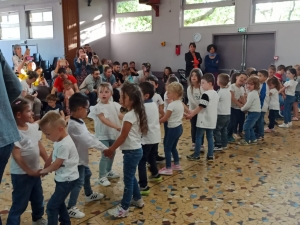 Bas-en-Basset : un bal des familles pour les maternelles de Louise-Michel