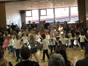 Bas-en-Basset : un bal des familles pour les maternelles de Louise-Michel