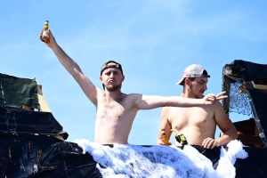 Fay-sur-Lignon : c&#039;était Fay Plage dimanche pour le défilé des chars