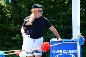 Fay-sur-Lignon : c&#039;était Fay Plage dimanche pour le défilé des chars