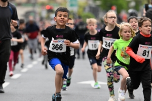 Le Puy-en-Velay : les courses enfants des 15 km du Puy en photos