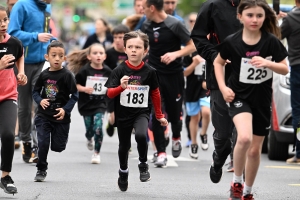 Le Puy-en-Velay : les courses enfants des 15 km du Puy en photos