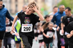 Le Puy-en-Velay : les courses enfants des 15 km du Puy en photos