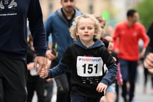 Le Puy-en-Velay : les courses enfants des 15 km du Puy en photos