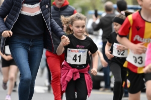 Le Puy-en-Velay : les courses enfants des 15 km du Puy en photos