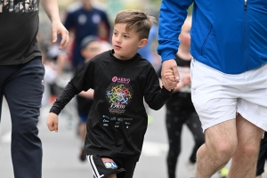 Le Puy-en-Velay : les courses enfants des 15 km du Puy en photos