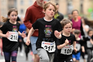 Le Puy-en-Velay : les courses enfants des 15 km du Puy en photos