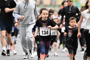 Le Puy-en-Velay : les courses enfants des 15 km du Puy en photos